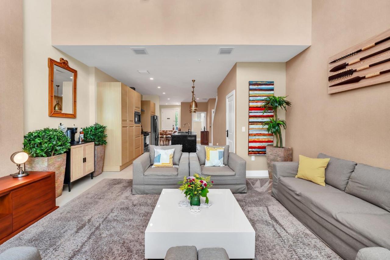 אורלנדו Luxury Villa Less Than A Mile From Disneyworld -Bonus Elevator- מראה חיצוני תמונה