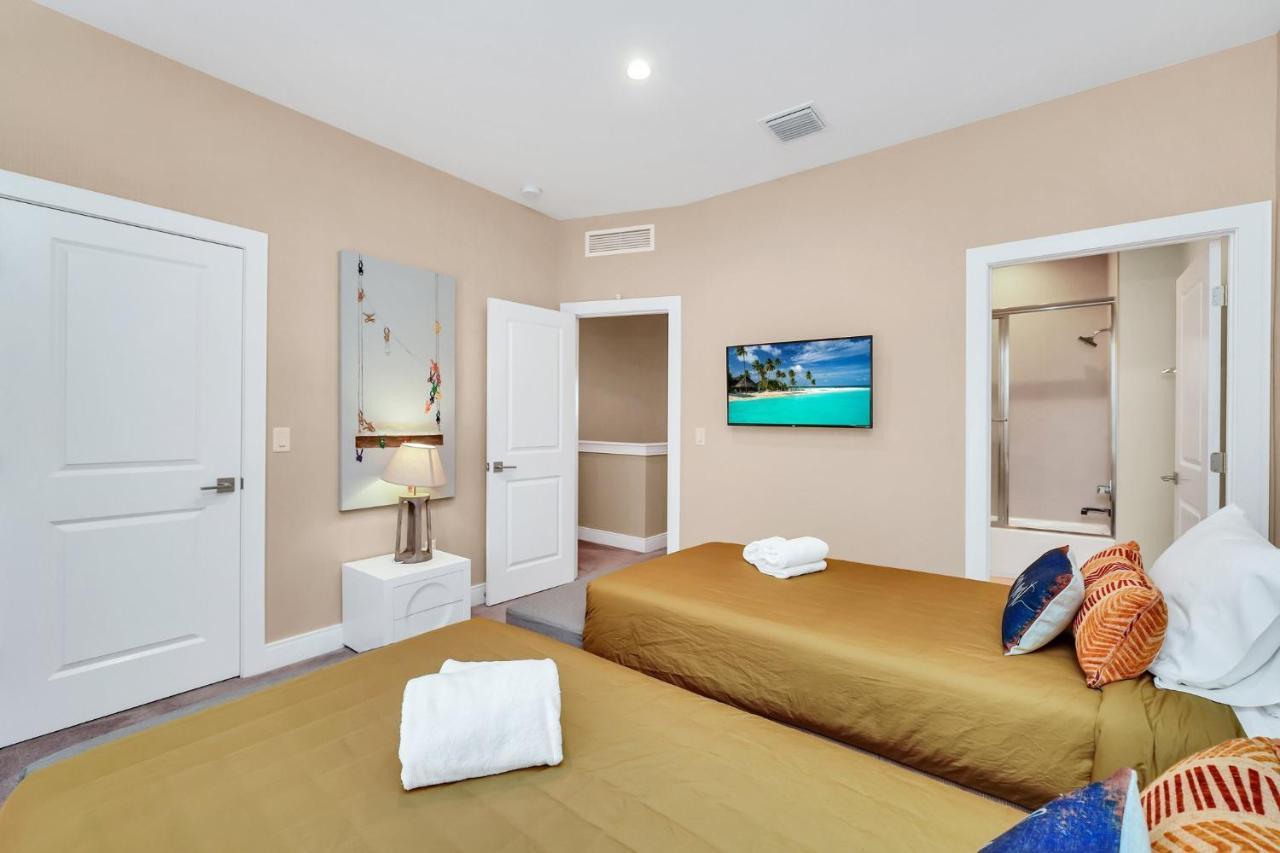 אורלנדו Luxury Villa Less Than A Mile From Disneyworld -Bonus Elevator- מראה חיצוני תמונה